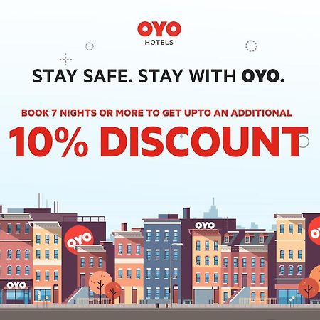 Oyo Hotel Burlington South Bagian luar foto